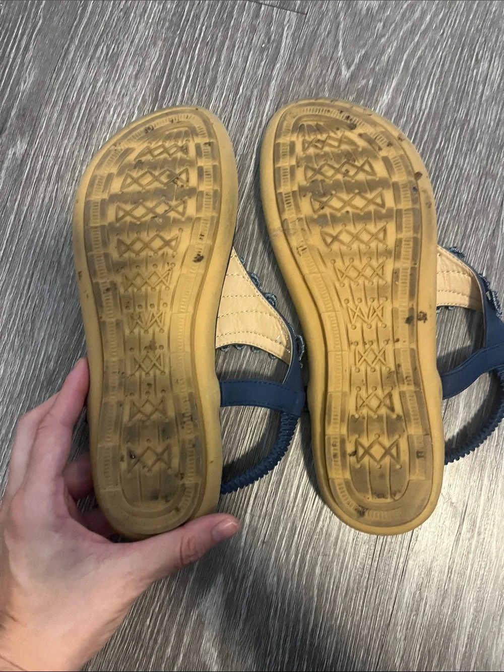 Harence sz 42 Navy Beaded T-strap Sandals great condition!